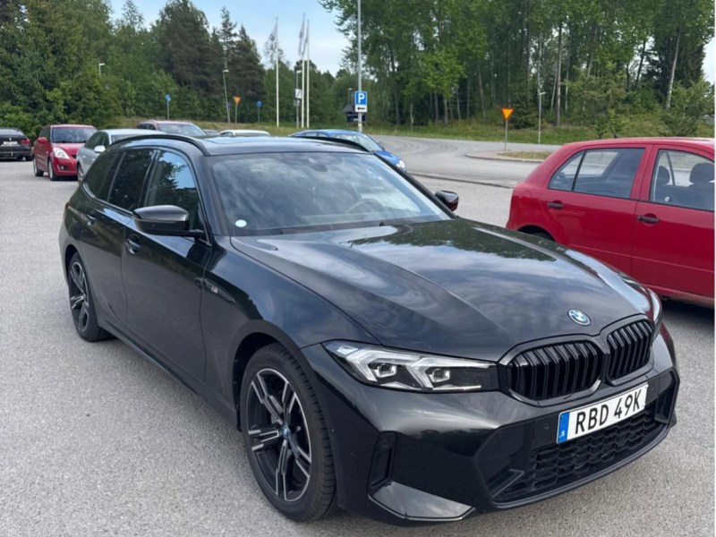 BMW 330e xDrive Touring (LCI) – laddbar vardagslyx med sportig&nbsp;ryggrad